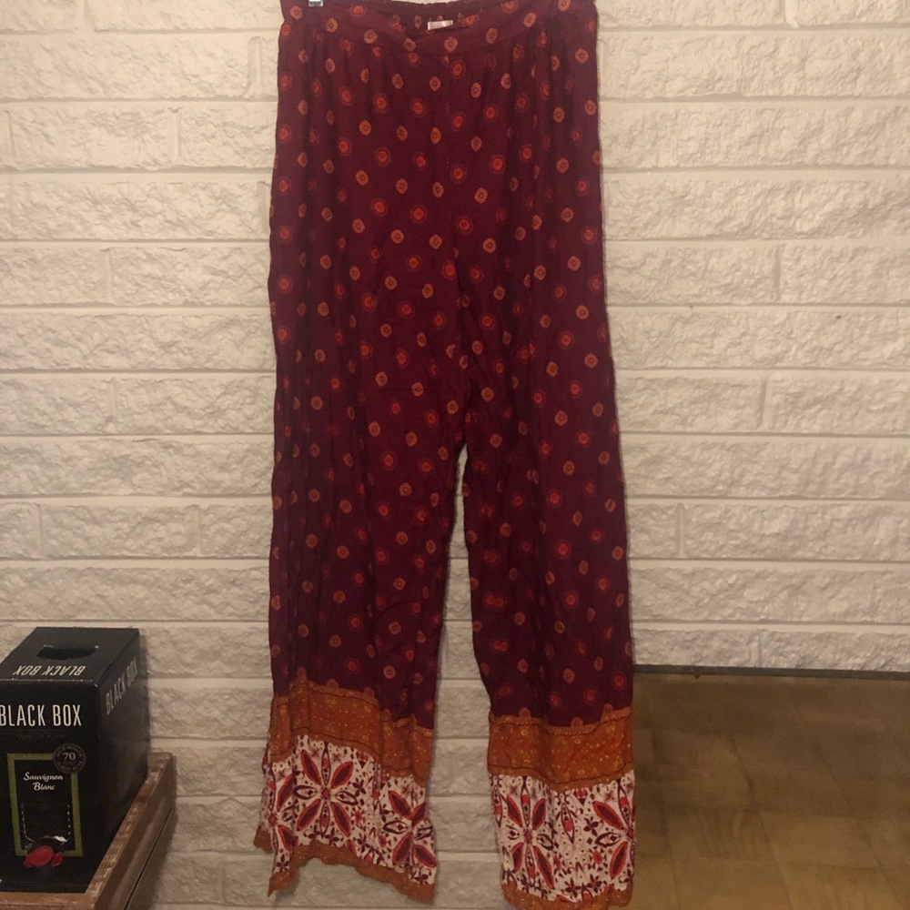 Xhiliration flowy pants